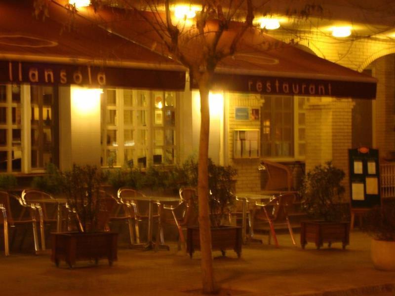 Hotel Restaurant Llansola Sant Carles De La Rapita Exterior photo